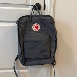 FJALLRAVEN KANKEN BACKPACK!! So so cute and unused!